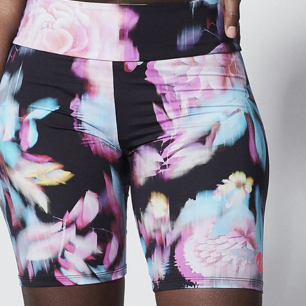 Deha Women's Move Floral Active Shorts Black/Pink Size M - Picture 8 of 8